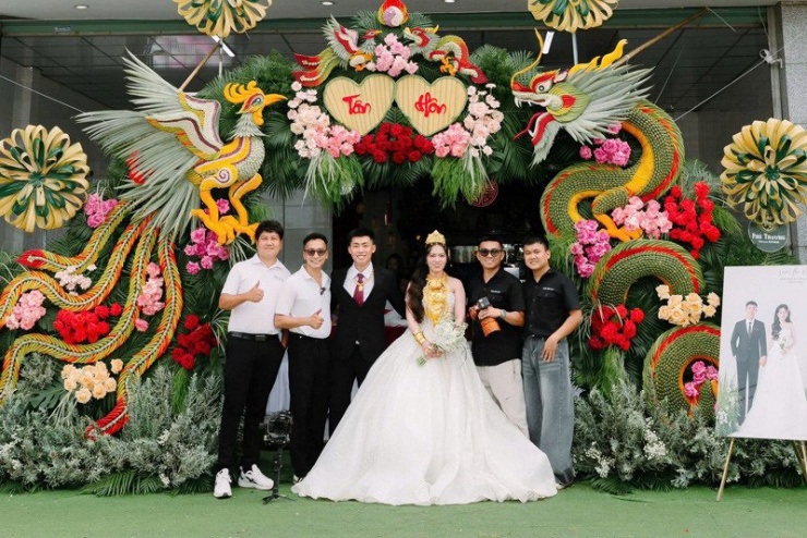 Cặp đôi có 8 năm tìm hiểu trước khi làm đám cưới. Ảnh: NVCC