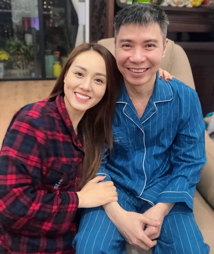 Ngọc Hà đã bên nghệ sĩ Công Lý 4 năm chăm sóc anh khi anh bị ốm. Ảnh: FBNV