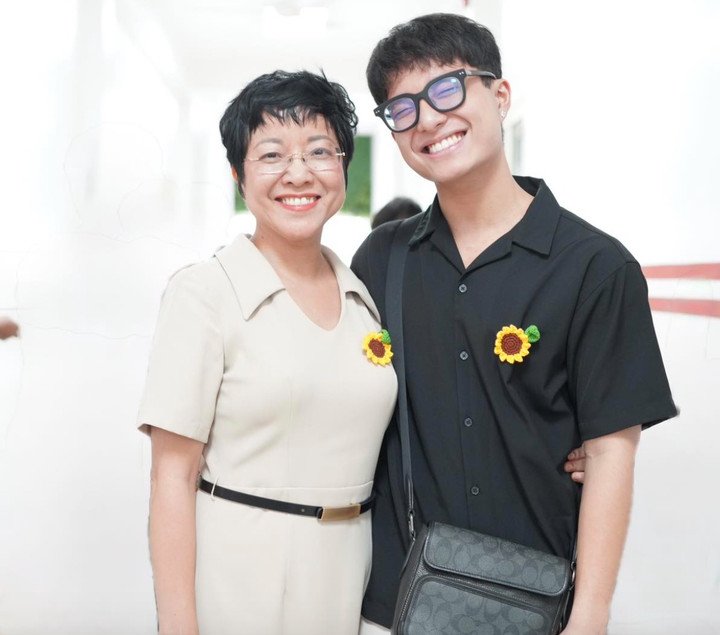 1768611446-screen-shot-2026-01-13-at-24053-pm-83-width720height635 Thảo Vân hạnh phúc khi có con trai trưởng thành, ngoan ngoãn.