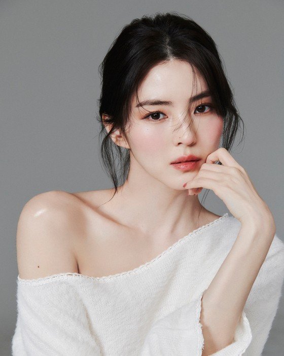 Han So Hee lần đầu thẳng thắn chia sẻ về mối quan hệ gây tranh cãi với Ryu Jun Yeol - 3