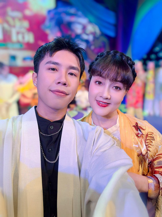 'Táo bà' Vân Dung từng lọt Top 15 Hoa hậu Việt Nam, tuổi U60 sống bình yên bên con trai là 'hotboy' phim VTV - 9