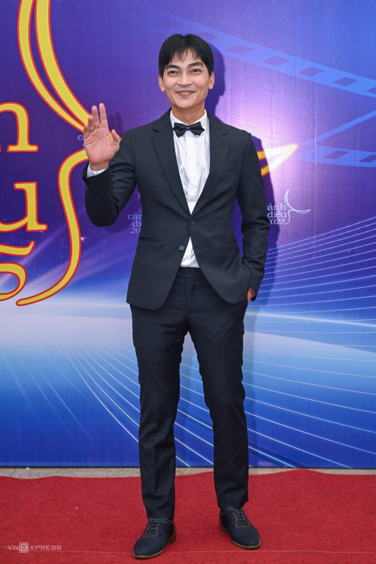 Nghệ sĩ hội ngộ trên thảm đỏ giải Cánh Diều - 10