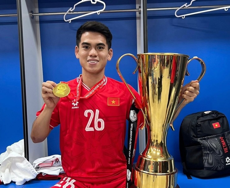 Văn Khang - đội trưởng U23 Việt Nam: Một thủ lĩnh ở kỹ thuật, tư duy lẫn tinh thần - 4