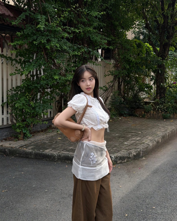 Ảnh sao 19/1: Đặng Thu Thảo sang chảnh trong resort ở Phú Quốc - 10