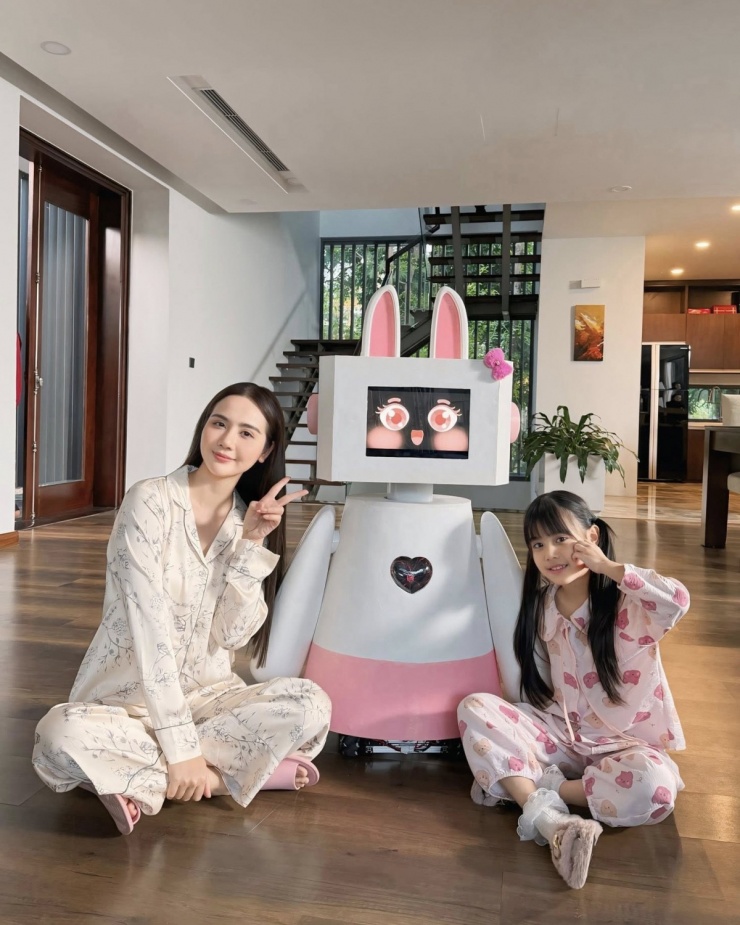 Ảnh sao 19/1: Đặng Thu Thảo sang chảnh trong resort ở Phú Quốc - 8