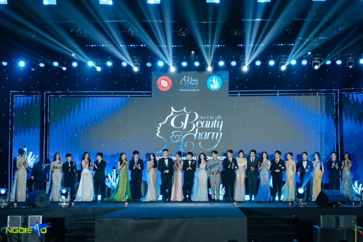 Nữ sinh đạt IELTS 7.5 giành ngôi hoa khôi Đại học Ngoại thương - 13