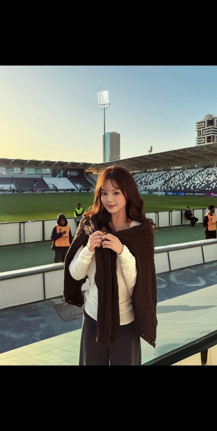 Li Hao coi cô là bùa hộ mệnh của mình, còn người hâm mộ Trung Quốc coi bạn gái anh là