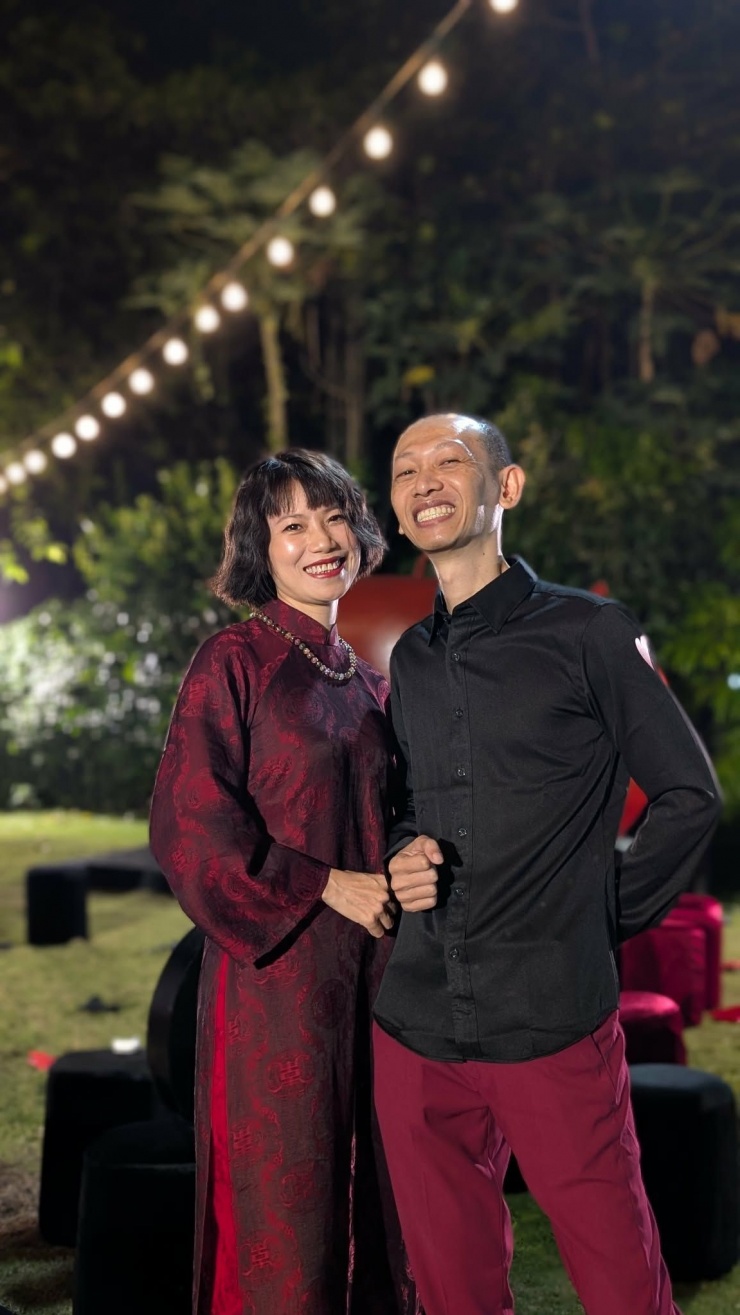 Vợ chồng nhạc sĩ Thanh Tâm dự tiệc.