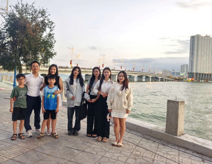 Cầu Trần Phú - nơi để lại duyên lành và hạnh phúc cho gia đình anh Nghĩa. Ảnh: NVCC