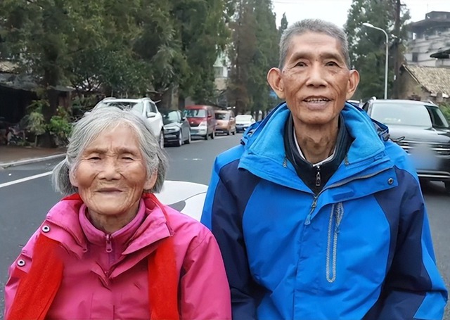 Đường Tài Anh cùng chồng là Trương Phúc Lâm