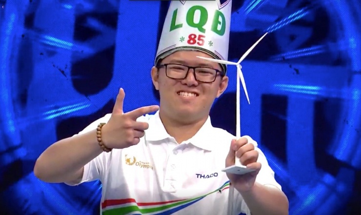 Gia Bảo giành chiến thắng trận quý cùng với hình ảnh cột điện gió.