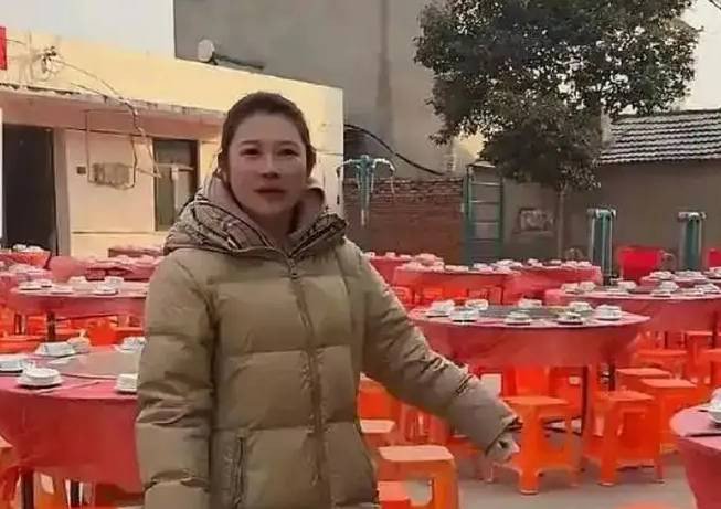 Cô gái bắt chước trào lưu và nhận cái kết đắng. Ảnh: Sohu