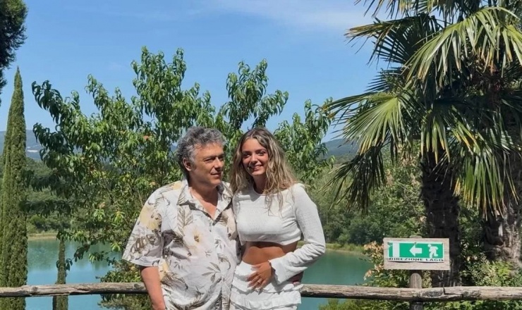 Hạnh phúc bên nhau. Ảnh: The Sun