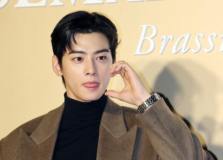 'Mỹ nam đẹp nhất Hàn Quốc' cúi đầu xin lỗi - 2