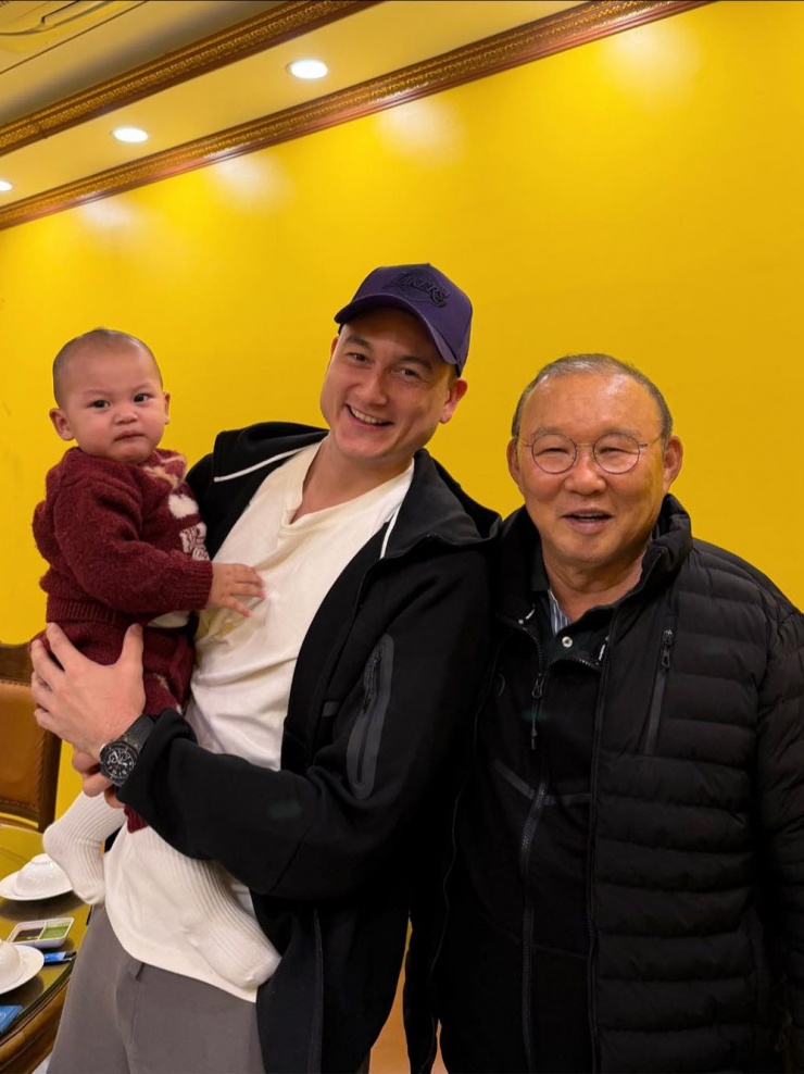 Ảnh sao 27/1: Mỹ Tâm khoe mặt mộc tuổi 45 - 8