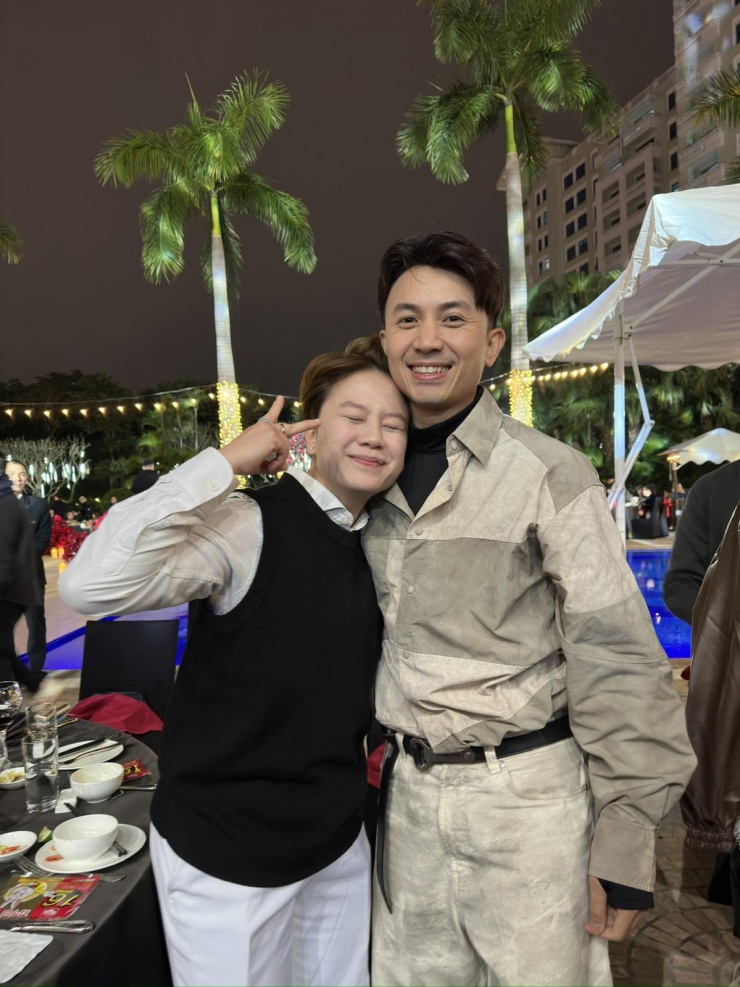 Ảnh sao 27/1: Mỹ Tâm khoe mặt mộc tuổi 45 - 7