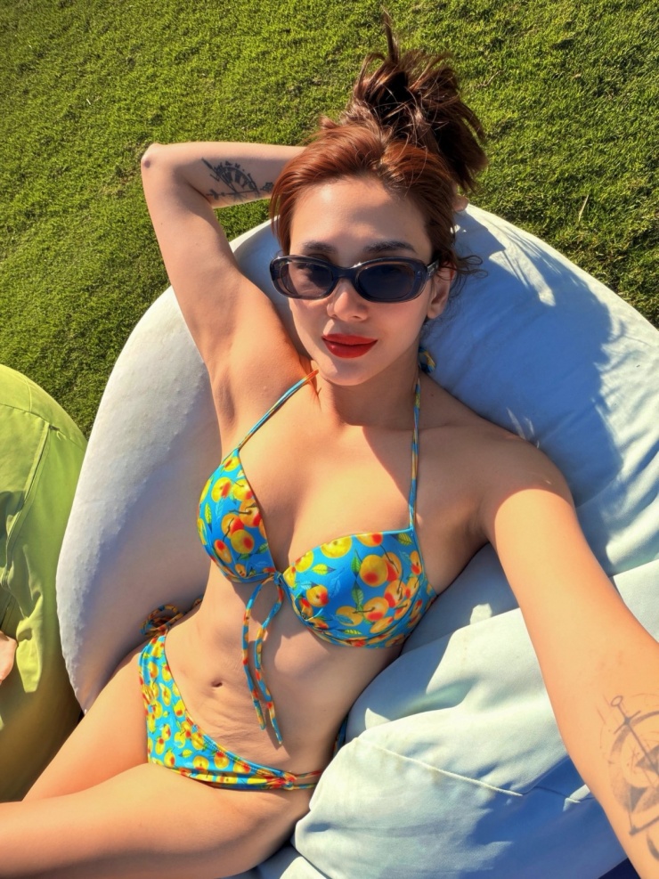 Ảnh sao 27/1: Mỹ Tâm khoe mặt mộc tuổi 45 - 9