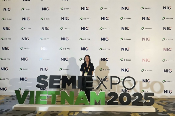 Chị Quỳnh Như tại SEMIExpo Vietnam 2025 - Triển lãm quốc tế ngành công nghiệp bán dẫn.