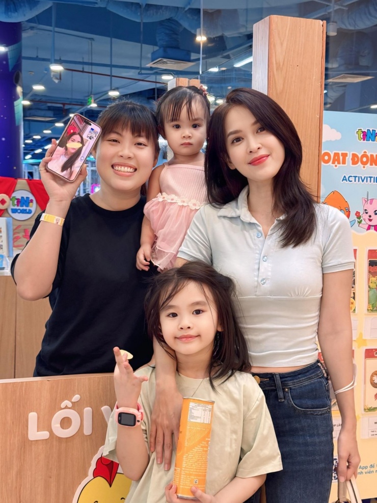 Ảnh sao 28/1: Vợ chồng Lê Thúy thăm biệt thự của Đỗ Mạnh Cường - 11