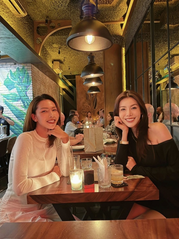 Ảnh sao 30/1: Tiểu thư gia tộc Sơn Kim khoe vẻ đài các - 6