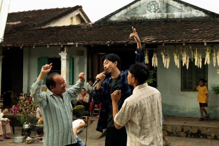 Đúng dịp Tết đến Xuân về, Đen hát nhạc tri ân những người làm cha - 2