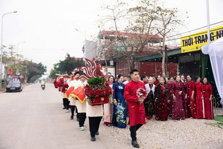 Nhà trai đón dâu theo con đường gần nhất 