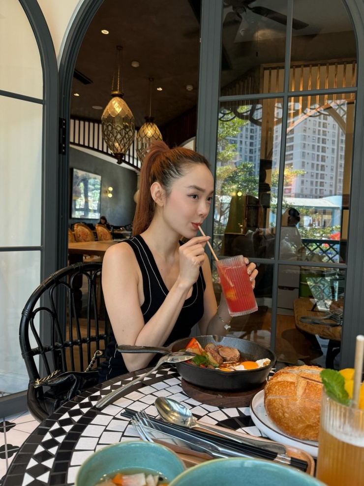 Ảnh sao 3/2: MC Phương Mai dọn về căn hộ 200 m2 sau ly hôn - 7