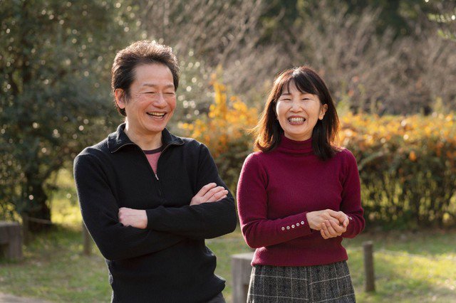 Những hoạt động nhẹ nhàng như sinh hoạt câu lạc bộ, thể dục dưỡng sinh, yoga hay cờ tướng lại giúp tinh thần thư thái, sức khỏe bền bỉ và mối quan hệ xã hội lành mạnh hơn. Ảnh minh họa