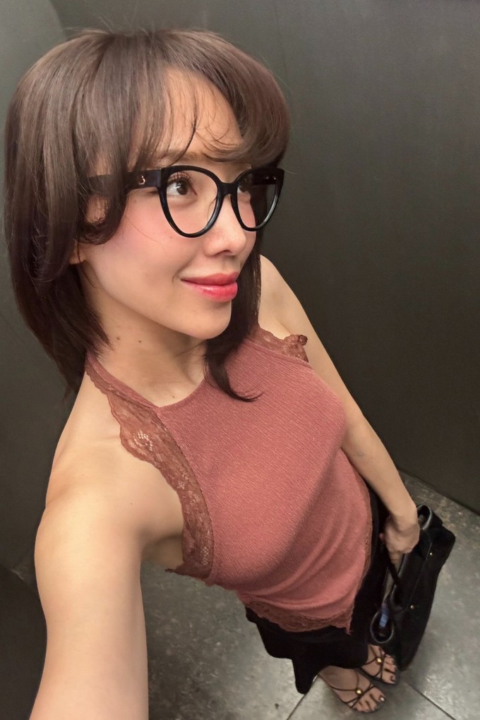 Ảnh sao 4/2: Gia đình Hồ Ngọc Hà diện áo dài đi sự kiện - 2