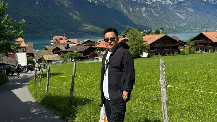 Khoa Pug hồi chưa để tóc dài.