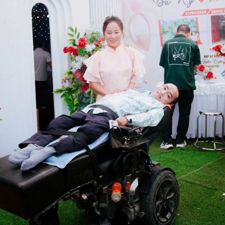 Vợ chồng anh đến với nhau bằng tình yêu thương chân thành 