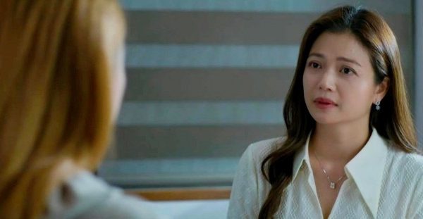 Kiều Anh trong 'Gia đình trái dấu' gây tranh cãi 1770347984 kieu anh14 width1390height583