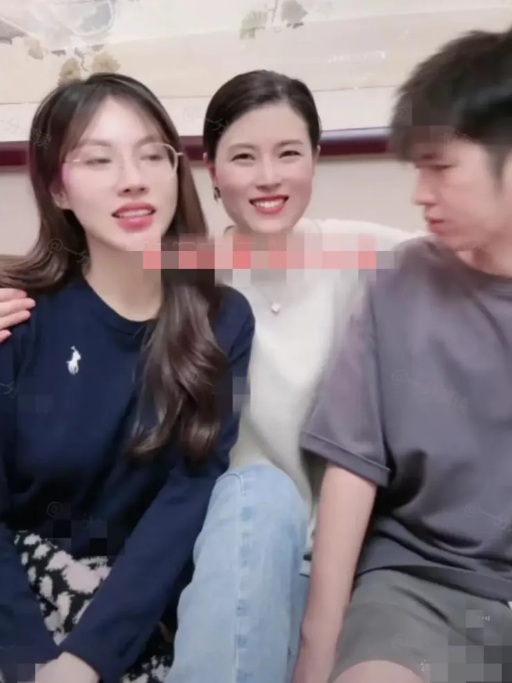 Chàng trai 22 tuổi muốn cưới bạn thân 42 tuổi của mẹ, sính lễ nhà gái thách cưới càng sốc - 2