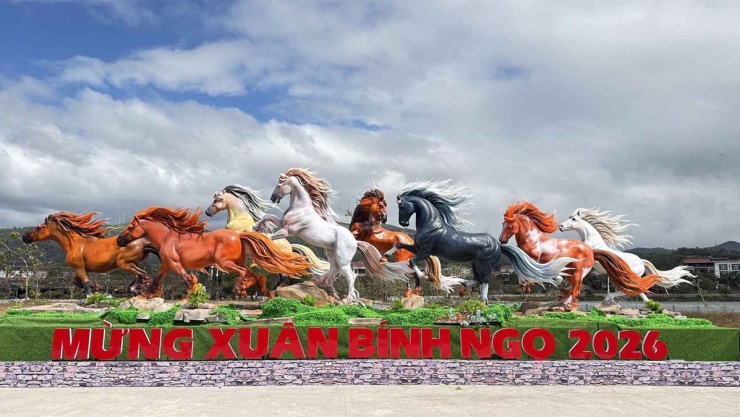 1770354056-linh_vat_ngua_5_0-width1200height675 Bát mã truy phong ở Lao Bảo, Quảng Trị. (Ảnh: Lê Hùng)