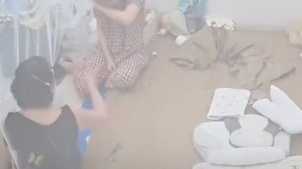 Mẹ chồng sỉ nhục con dâu: Có vi phạm pháp luật không, có thể bị phạt thế nào? 1770367899 night width900height701