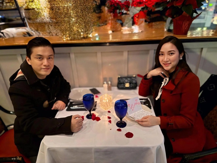 Lấy vợ lệch tuổi như 'chú - cháu', 3 nam ca sĩ của showbiz Việt có hôn nhân như mơ - 6