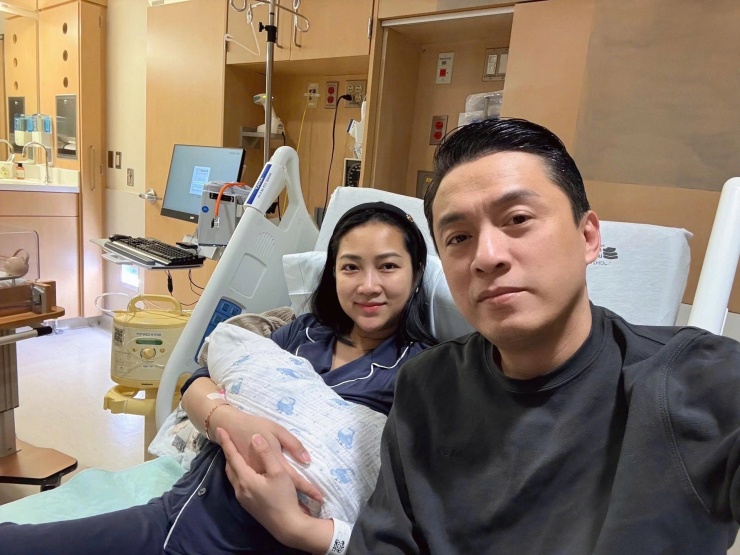 Lấy vợ lệch tuổi như 'chú - cháu', 3 nam ca sĩ của showbiz Việt có hôn nhân như mơ - 8