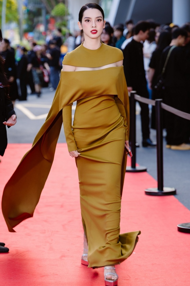 1770511968-we-choice-11-2093-width1000height1500 Cầu thủ Đình Bắc cùng dàn sao dự thảm đỏ - 6