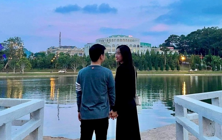 1770512528-gia-dinh-hoa-hau-do-my-linh-1-0463-width1200height755 Cuộc sống đời thường của gia đình Đỗ Mỹ Linh - 7