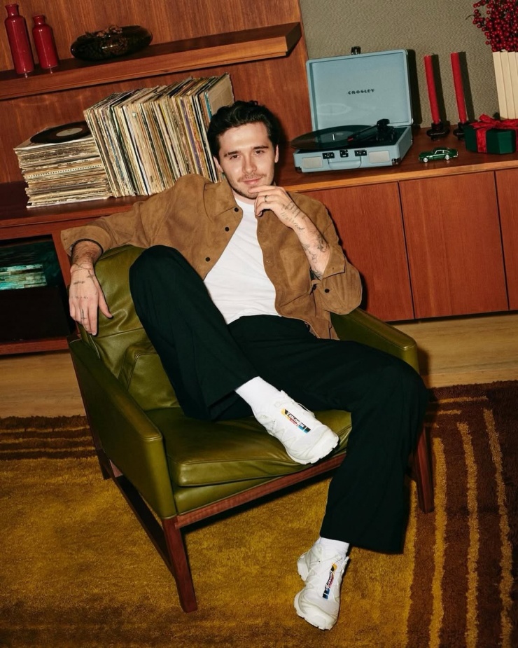 1770512574-brooklyn_beckham_3-width1080height1350 (Ảnh: Instagram brooklynpeltzbeckham)