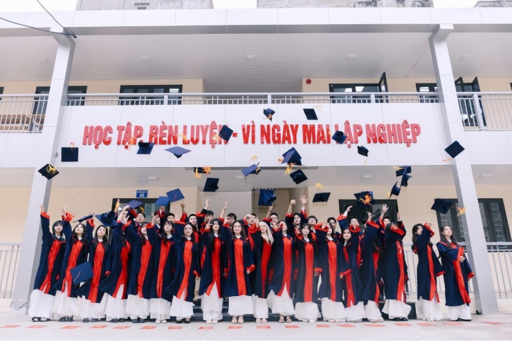 Độc lạ clip kỷ yếu triệu view: Khoe