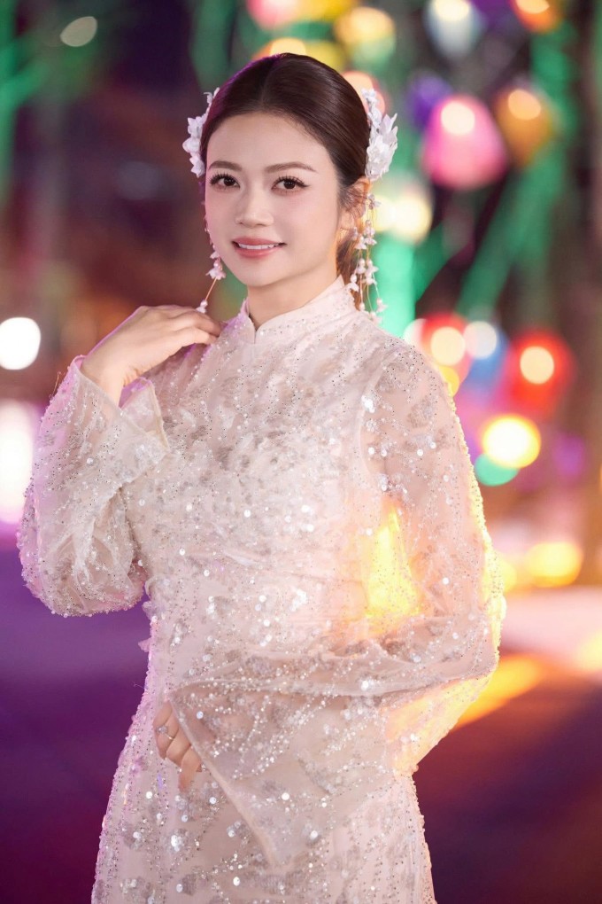 Ảnh sao 9/2: Cường Đôla khoe má hồng, môi son do các con make-up - 10