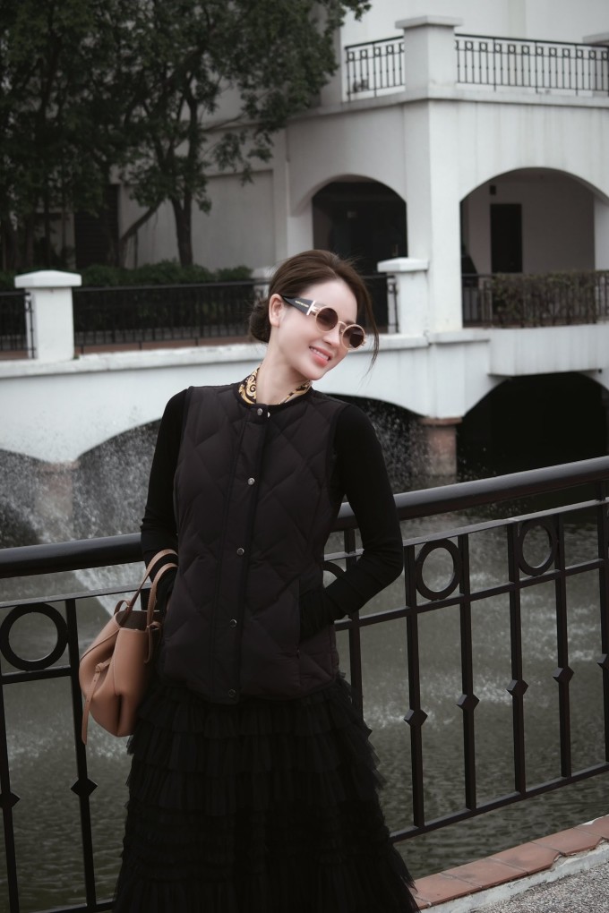 Ảnh sao 9/2: Cường Đôla khoe má hồng, môi son do các con make-up - 4