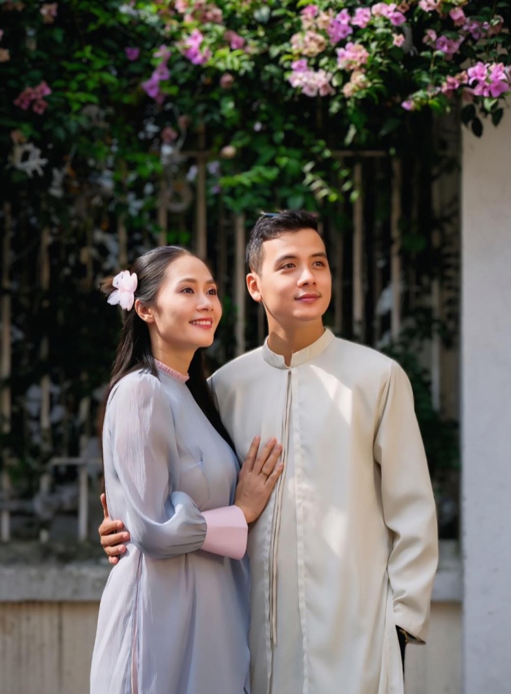 1770686424-hien-10-6510-width1038height1409 Ảnh sao 10/2: Lâm Khánh Chi đi chơi cùng con trai và 'tình tin đồn' - 5