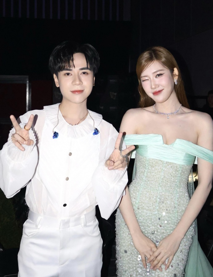 1770686425-ngan-6-6511-width1200height1557 Ảnh sao 10/2: Lâm Khánh Chi đi chơi cùng con trai và 'tình tin đồn' - 8