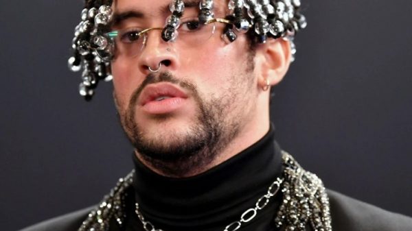 Chân dung ca sĩ khiến ông Trump chê 'tệ nhất lịch sử' 1770686720 latest width1200height1200