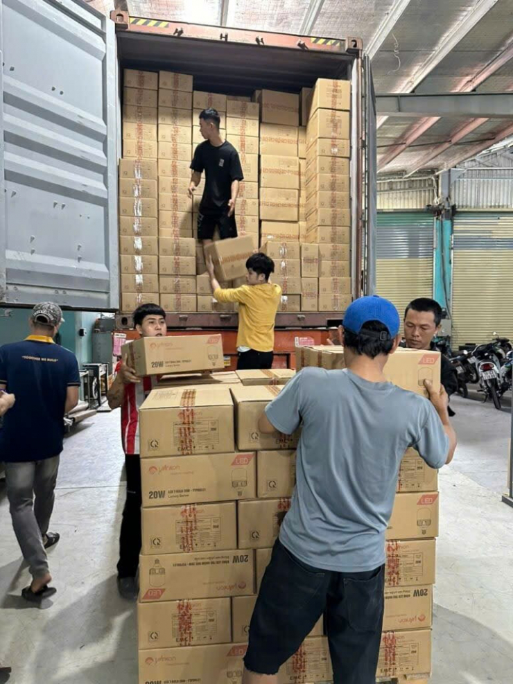 1770712206-image001-width768height1024-1 Sinh viên vật vã mưu sinh dịp tết nguyên đán - 2