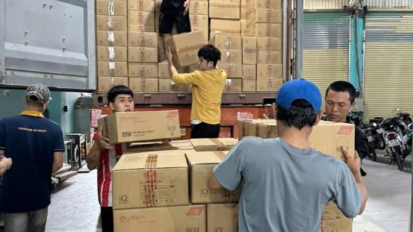 Sinh viên vật vã mưu sinh dịp tết nguyên đán 1770712206 image001 width768height1024