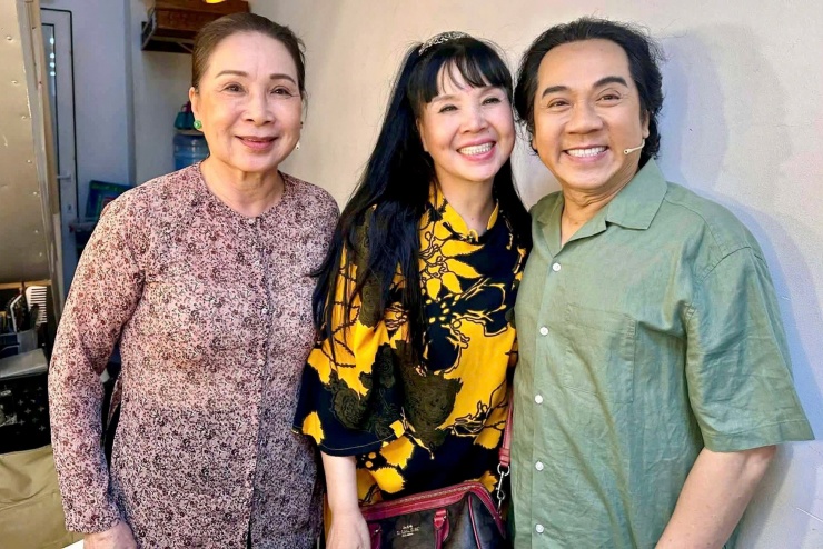 NSND Lan Hương hội ngộ người bạn thân - NSƯT Thành Lộc và đàn chị NSND Kim Xuân hồi cuối tháng 1. 