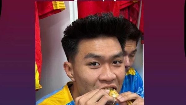 Trung vệ U23 được đồng đội mừng sinh nhật đầy hài hước, gọi là “xạ thủ” Lý Đức 1771116554 ly duc1jpg width660height990